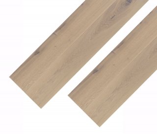 In rovere, il parquet stratificato misura 140/240 x 21 cm e ha spessore di 11 mm; prezzo su preventivo. Coll. Antico Asolo 2 strati, linea 11millimetri Maxi di CP Parquet]  www.cpparquet.it