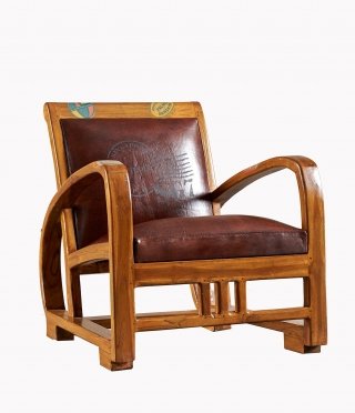 La poltrona DB003257-342 di Dialma Brown è un mix originale tra pelle decorata e legno chiaro per il modello insolito dal sapore vintage che sta bene accostato sia ad arredi classici sia a complementi moderni. Misura L 62 x P 67 x H 68 cm. Prezzo 530 euro. <strong>www.dialmabrown.it</strong> La poltrona DB003257-342 di Dialma Brown è un mix originale tra pelle decorata e legno chiaro per il modello insolito dal sapore vintage che sta bene accostato sia ad arredi classici sia a complementi moderni. Misura L 62 x P 67 x H 68 cm. Prezzo 530 euro. <strong>www.dialmabrown.it</strong>