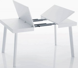 tavolo Brio di Eurosedia con piano in laccato bianco a poro aperto tavolo Brio di Eurosedia con piano in laccato bianco a poro aperto