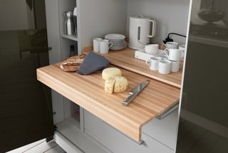Gioca a favore dell´ergonomia e dell´ordine l’armadio Place di Alicante per Febal, che grazie agli accessori ed elementi estraibili al loro interno, rappresenta la soluzione ideale in ambito di contenimento. E’ proposto con la sua nuova cassa in finitura monolaccato lucido Grigio Asfalto e Bianco Neve. Un modulo base misura L 60 cm. Prezzo: 156 euro www.febal.it Gioca a favore dell´ergonomia e dell´ordine l’armadio Place di Alicante per Febal, che grazie agli accessori ed elementi estraibili al loro interno, rappresenta la soluzione ideale in ambito di contenimento. E’ proposto con la sua nuova cassa in finitura monolaccato lucido Grigio Asfalto e Bianco Neve. Un modulo base misura L 60 cm. Prezzo: 156 euro www.febal.it