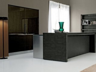 Il monoblocco Metropolitan Future Kitchen di Aran Cucine, più semplicemente Met, è dotato di una zona operativa che unisce in un blocco autoportante tutte le principali funzioni e che, con un semplice tasto di funzionamento, riesce a creare un ambiente dalla duplice valenza: zona operativa, area snack o consolle per la zona living. Misura dell’isola in estensione L 256 x P 185 x H 98 cm. Prezzo da rivenditore. www.aranworld.it Il monoblocco Metropolitan Future Kitchen di Aran Cucine, più semplicemente Met, è dotato di una zona operativa che unisce in un blocco autoportante tutte le principali funzioni e che, con un semplice tasto di funzionamento, riesce a creare un ambiente dalla duplice valenza: zona operativa, area snack o consolle per la zona living. Misura dell’isola in estensione L 256 x P 185 x H 98 cm. Prezzo da rivenditore. www.aranworld.it