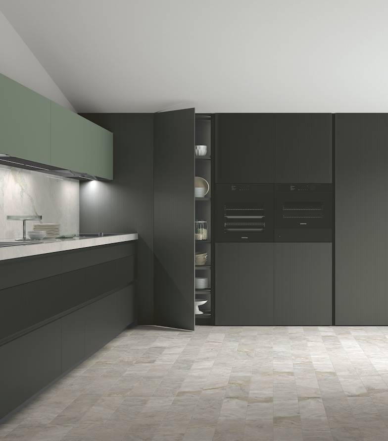 Essenziale, ma "ricca" di dettagli, la cucina Metropolis di Stosa Cucine, con top in Neolith® Everest Sunrise Silk, abbina all’intensità del nero opaco del Pet delle basi e del Pet Millerighe delle colonne con dispensa ed elettrodomestici la freschezza del verde dei pensili in Fenix® Verde Kitami. Una piccola dose di Pet Metal. www.stosacucine.com Essenziale, ma "ricca" di dettagli, la cucina Metropolis di Stosa Cucine, con top in Neolith® Everest Sunrise Silk, abbina all’intensità del nero opaco del Pet delle basi e del Pet Millerighe delle colonne con dispensa ed elettrodomestici la freschezza del verde dei pensili in Fenix® Verde Kitami. Una piccola dose di Pet Metal. www.stosacucine.com