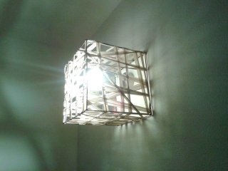 Straga-Isabella-lampada-accesa Straga-Isabella-lampada-accesa