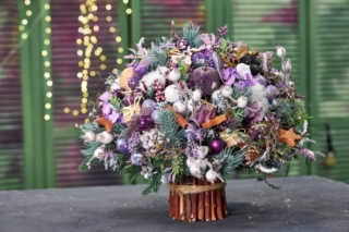 Christmas,Winter,Bouquet,Of,Pine,Needles,With,Lilac,Decor,For