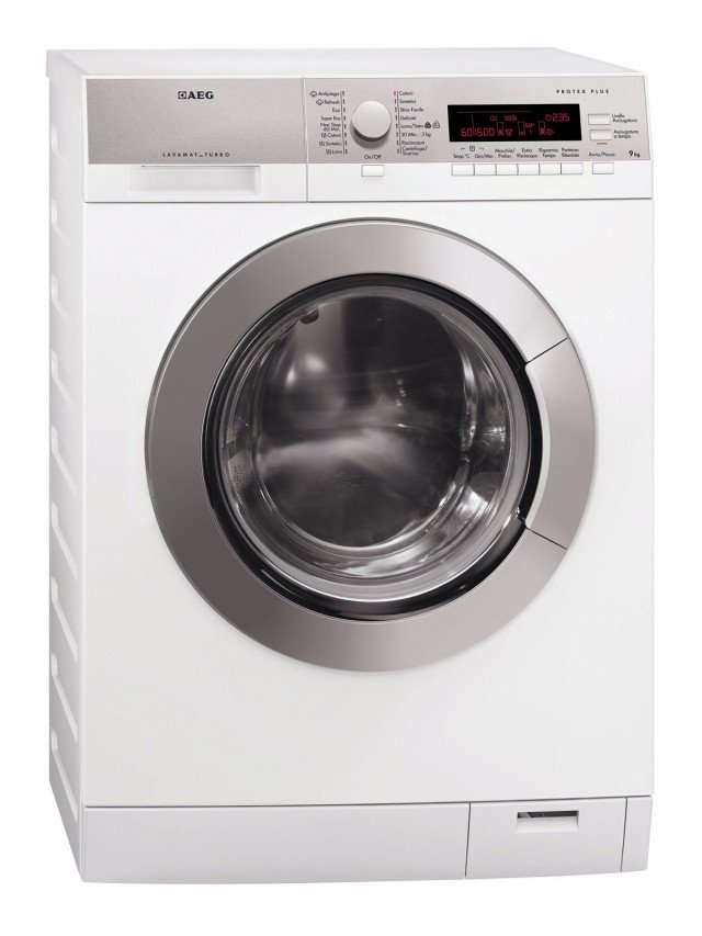 Grazie al motore Inverter e al totale isolamento acustico, L87695WD di Aeg Electrolux, è silenziosa 49 dB(A). In classe energetica A come lavasciuga e A+++ -10% se usata solo come lavabiancheria, ha capacità di carico di 9 kg di lavaggio e 7 kg di asciugatura. E’ dotata di partenza ritardata fino a 20 ore. Misura L 60 x P 63 x H 85 cm. Prezzo 1.197 euro. www.aeg-electrolux.it Grazie al motore Inverter e al totale isolamento acustico, L87695WD di Aeg Electrolux, è silenziosa 49 dB(A). In classe energetica A come lavasciuga e A+++ -10% se usata solo come lavabiancheria, ha capacità di carico di 9 kg di lavaggio e 7 kg di asciugatura. E’ dotata di partenza ritardata fino a 20 ore. Misura L 60 x P 63 x H 85 cm. Prezzo 1.197 euro. www.aeg-electrolux.it