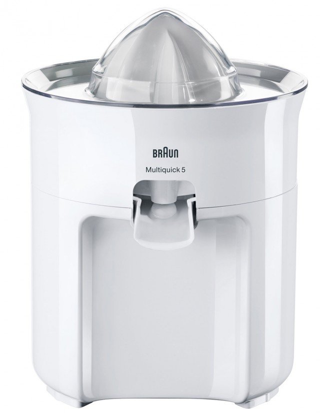 Lo spremiagrumi Multiquick 5 MPZ22 di Braun ha una linea moderna, geometrie essenziali, ed è elettrico ma senza tasti: è l’uso che lo mette in movimento. Di colore bianco, ha beccuccio anti-goccia e potenza di 60 watt. Prezzo 55 euro. www.braun.com Lo spremiagrumi Multiquick 5 MPZ22 di Braun ha una linea moderna, geometrie essenziali, ed è elettrico ma senza tasti: è l’uso che lo mette in movimento. Di colore bianco, ha beccuccio anti-goccia e potenza di 60 watt. Prezzo 55 euro. www.braun.com