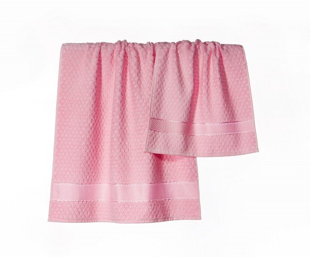 Sono disponibili in una vastissima gamma di colori gli asciugamani Sirena della collezione Spugnissima di Caleffi. Sono realizzati in spugna di puro cotone idrofilo 500 gr/m². L’asciugamano viso misura L 60 x P 110 cm, quello per ospite L 40 x P 60 cm. Prezzo della coppia viso e ospite 13,30 euro. www.caleffionline.it Sono disponibili in una vastissima gamma di colori gli asciugamani Sirena della collezione Spugnissima di Caleffi. Sono realizzati in spugna di puro cotone idrofilo 500 gr/m². L’asciugamano viso misura L 60 x P 110 cm, quello per ospite L 40 x P 60 cm. Prezzo della coppia viso e ospite 13,30 euro. www.caleffionline.it