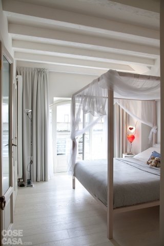 camera da letto bianca