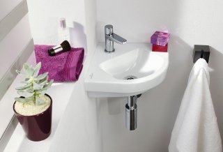 lavandino sospeso ad angolo Subway 2.0 di Villeroy & Boch in ceramica bianca sanitaria lavandino sospeso ad angolo Subway 2.0 di Villeroy & Boch in ceramica bianca sanitaria