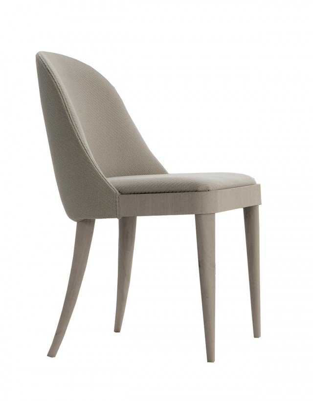 Ha una forma a pozzetto ed è rivestita in tessuto; è disponibile in noce con finitura grigia o naturale. Misura L 39 x P 40 x H 85 cm e costa 550 euro nella versione base. Modello C-144 di Dale Italia by Cantiero Mobili. www.daleitalia.it Ha una forma a pozzetto ed è rivestita in tessuto; è disponibile in noce con finitura grigia o naturale. Misura L 39 x P 40 x H 85 cm e costa 550 euro nella versione base. Modello C-144 di Dale Italia by Cantiero Mobili. www.daleitalia.it