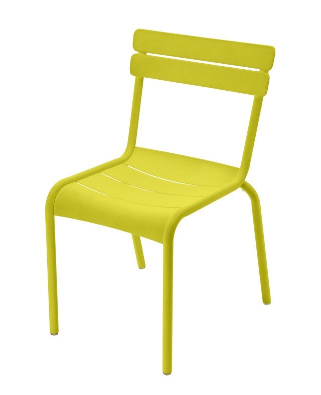 Solo cento esemplari per la sedia con la struttura in tubolare di alluminio rivestito in floccaggio che sembra velluto. Misura L 52 x P 57 x H 88 cm e costa 301 euro. Luxembourg di Fermob. www.fermob.com Solo cento esemplari per la sedia con la struttura in tubolare di alluminio rivestito in floccaggio che sembra velluto. Misura L 52 x P 57 x H 88 cm e costa 301 euro. Luxembourg di Fermob. www.fermob.com