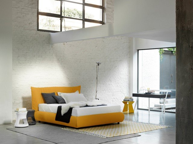 7. Un'originale testata che contiene due vani contenitori dotati di tasche interne e chiusi da grandi cerniere lampo: per riporre anche i cuscini in più. Misura L 194 x P 236 x H 102 cm e costa 2.166,72 euro nella versione base. Kelly's di Bontempi Casa Letti Design. www.bontempilettidesign.it 7. Un'originale testata che contiene due vani contenitori dotati di tasche interne e chiusi da grandi cerniere lampo: per riporre anche i cuscini in più. Misura L 194 x P 236 x H 102 cm e costa 2.166,72 euro nella versione base. Kelly's di Bontempi Casa Letti Design. www.bontempilettidesign.it
