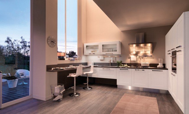 Ante dal design classico prendono forma in una cucina moderna che, nella versione con telaio total white, conferiscono alla cucina Gallery di Lube un carattere contemporaneo ingentilito dalla luminosità del bianco. Una base con due cestoni, top escluso, misura L 60 x P 60 x H 72 cm. Prezzo da rivenditore. www.cucinelube.it Ante dal design classico prendono forma in una cucina moderna che, nella versione con telaio total white, conferiscono alla cucina Gallery di Lube un carattere contemporaneo ingentilito dalla luminosità del bianco. Una base con due cestoni, top escluso, misura L 60 x P 60 x H 72 cm. Prezzo da rivenditore. www.cucinelube.it