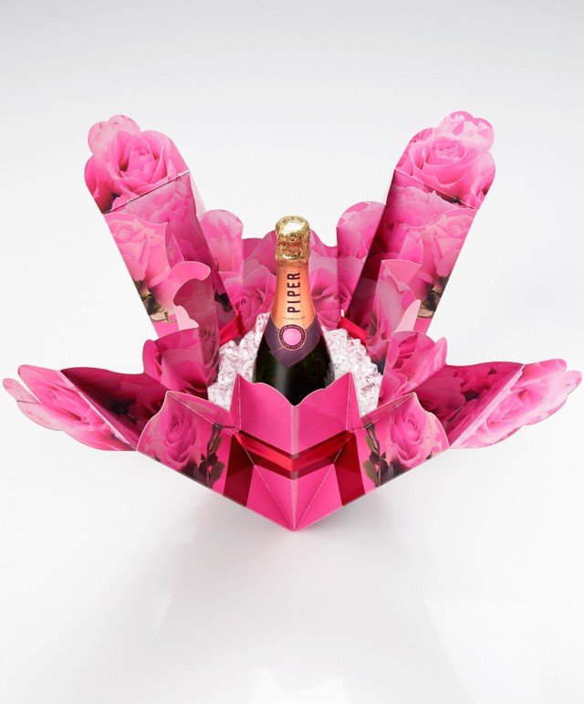 confezione regalo floreale Rosè Flower della Maison di Champagne Piper-Heidsieck confezione regalo floreale Rosè Flower della Maison di Champagne Piper-Heidsieck