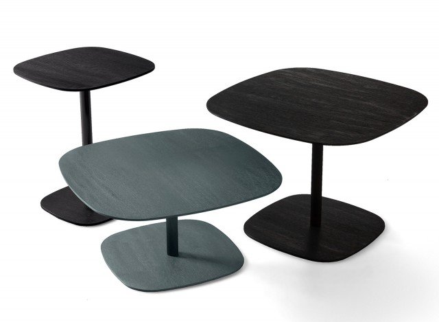 Chanel di Gallotti&Radice è realizzato con piano e struttura in alluminio spazzolato a mano nei colori nero o titanio. Disponibile in quattro misure 40 x 40 x 50h cm, 0 x 60 x 25h cm, 0 x 60 x 30h cm, 0 x 60 x 45h cm realizzato in nero spazzolato o titanio spazzolato. Prezzo su richiesta. www.gallottiradice.com Chanel di Gallotti&Radice è realizzato con piano e struttura in alluminio spazzolato a mano nei colori nero o titanio. Disponibile in quattro misure 40 x 40 x 50h cm, 0 x 60 x 25h cm, 0 x 60 x 30h cm, 0 x 60 x 45h cm realizzato in nero spazzolato o titanio spazzolato. Prezzo su richiesta. www.gallottiradice.com