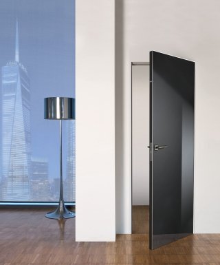 porta rasomuro iDea2 di Tre-P & Tre-Più con effetto a specchio in laccato poliestere lucido color canna di fucile porta rasomuro iDea2 di Tre-P & Tre-Più con effetto a specchio in laccato poliestere lucido color canna di fucile
