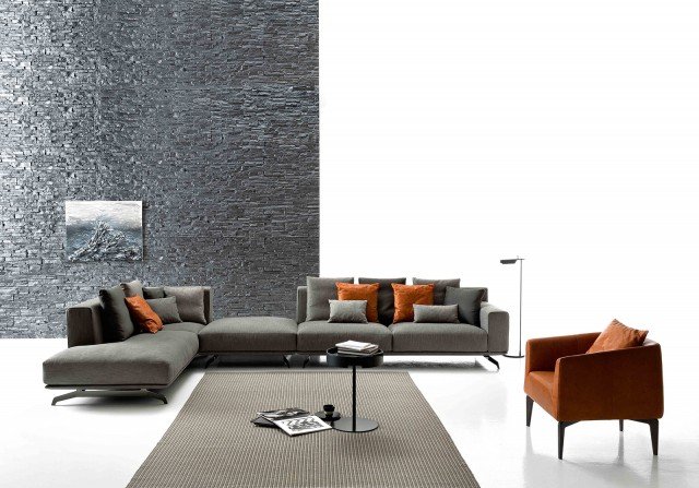 Due misure di braccioli e due soluzioni per lo schienale, a cuscino intero o a elementi liberi (nella versione Dalton Soft), per il modello che è elegante, essenziale, ma anche estremamente confortevole. É caratterizzato da un importante piedino sollevato da terra che alleggerisce la composizione, da scegliere fra tre finiture: cromo, nichel cromo e ferro ossidato. Dalton di Ditre Italia. www.ditreitalia.com Due misure di braccioli e due soluzioni per lo schienale, a cuscino intero o a elementi liberi (nella versione Dalton Soft), per il modello che è elegante, essenziale, ma anche estremamente confortevole. É caratterizzato da un importante piedino sollevato da terra che alleggerisce la composizione, da scegliere fra tre finiture: cromo, nichel cromo e ferro ossidato. Dalton di Ditre Italia. www.ditreitalia.com