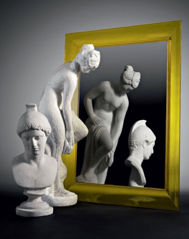 Lo specchio rettangolare François Ghost di Kartell è disponibile in due altezze, è caratterizzato da una cornice in policarbonato trasparente o coprente nelle finiture in policarbonato trasparente: cristallo, giallo, verde bottiglia, viola, rosso, e nella versione in policarbonato coprente: bianco, nero. Lo specchio è predisposto per il fissaggio orizzontale o verticale. Misura L 65 x P 5,7 x H 79 cm L 88 x P 8,5 x H 111 cm. Prezzo 429 euro. In vendita su www.madeindesign.it. - www.kartell.it/ Lo specchio rettangolare François Ghost di Kartell è disponibile in due altezze, è caratterizzato da una cornice in policarbonato trasparente o coprente nelle finiture in policarbonato trasparente: cristallo, giallo, verde bottiglia, viola, rosso, e nella versione in policarbonato coprente: bianco, nero. Lo specchio è predisposto per il fissaggio orizzontale o verticale. Misura L 65 x P 5,7 x H 79 cm L 88 x P 8,5 x H 111 cm. Prezzo 429 euro. In vendita su www.madeindesign.it. - www.kartell.it/