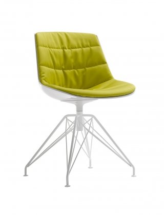 È rinnovata nella varietà di basamenti a disposizione Flow Chair di Mdf, la seduta con la scocca in policarbonato che può essere imbottita con un materassino sfoderabile in poliuretano e ovatta di poliestere trapuntati. Misura L 60 x P 56 x H 80,5 cm. www.mdfitalia.it È rinnovata nella varietà di basamenti a disposizione Flow Chair di Mdf, la seduta con la scocca in policarbonato che può essere imbottita con un materassino sfoderabile in poliuretano e ovatta di poliestere trapuntati. Misura L 60 x P 56 x H 80,5 cm. www.mdfitalia.it