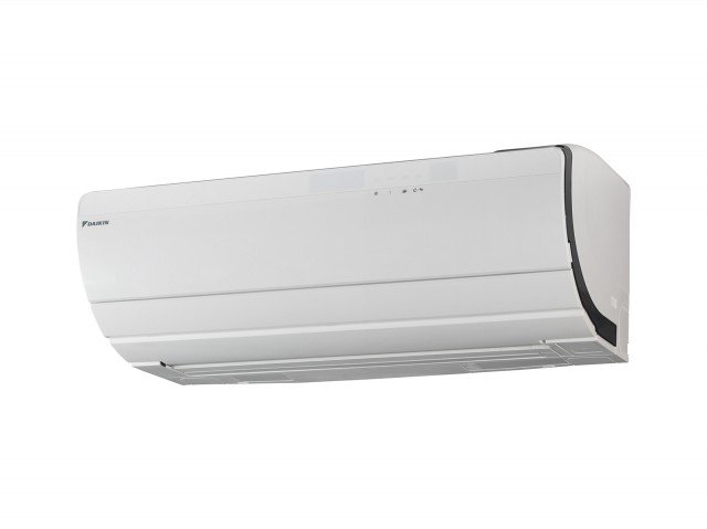 Ururu Sarara di Daikin ha funzioni di raffrescamento, riscaldamento, purificazione dell’aria, ventilazione, umidificazione e deumidificazione. Utilizza il refrigerante R32 e è disponibile nelle potenze da 6.800 a 17.000 BTU/h. E’ inoltre in grado di assicurare la massima qualità dell’aria in ambiente: la funzione rinnovo aria, capace di immettere fino a 32 m3/h d’aria fresca e filtrata, ne garantisce un rinnovo completo nel locale in sole due ore. Misura L 79,8 x P 37,2 x H 29,5 cm. Nella potenza da 6.800 BTU/h, prezzo 2.000 euro - www.daikin.it Ururu Sarara di Daikin ha funzioni di raffrescamento, riscaldamento, purificazione dell’aria, ventilazione, umidificazione e deumidificazione. Utilizza il refrigerante R32 e è disponibile nelle potenze da 6.800 a 17.000 BTU/h. E’ inoltre in grado di assicurare la massima qualità dell’aria in ambiente: la funzione rinnovo aria, capace di immettere fino a 32 m3/h d’aria fresca e filtrata, ne garantisce un rinnovo completo nel locale in sole due ore. Misura L 79,8 x P 37,2 x H 29,5 cm. Nella potenza da 6.800 BTU/h, prezzo 2.000 euro - www.daikin.it