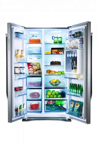 RC-76 di Hisense offre 562 litri di capacità netta e ha sistema di raffreddamento Total No Frost, che automatizza lo sbrinamento freezer. Il controllo della temperatura e l’attivazione delle diverse funzioni avvengono tramite un display touch-screen retroilluminato LED che, posto sul fronte del pannello, permette di interagire con il frigorifero tramite un semplice tocco. In classe energetica A+, misura L 91,2 x P 72,5 x H 176 cm. Prezzo 899 euro. www.hisenseitalia.it RC-76 di Hisense offre 562 litri di capacità netta e ha sistema di raffreddamento Total No Frost, che automatizza lo sbrinamento freezer. Il controllo della temperatura e l’attivazione delle diverse funzioni avvengono tramite un display touch-screen retroilluminato LED che, posto sul fronte del pannello, permette di interagire con il frigorifero tramite un semplice tocco. In classe energetica A+, misura L 91,2 x P 72,5 x H 176 cm. Prezzo 899 euro. www.hisenseitalia.it