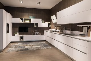 cucina bianca total white su 3 pareti LiberaMente Scavolini cucina bianca total white su 3 pareti LiberaMente Scavolini
