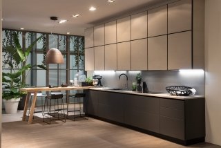 cucina Scenery di Scavolini in linea con la penisola cucina Scenery di Scavolini in linea con la penisola