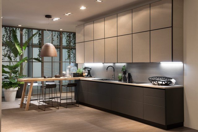 cucina Scenery di Scavolini in linea con la penisola cucina Scenery di Scavolini in linea con la penisola