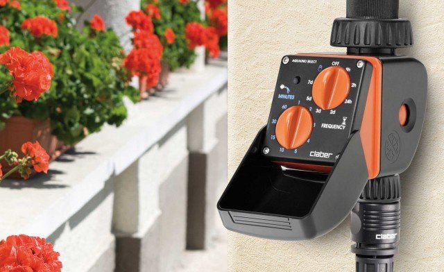 Il programmatore automatico Aquauno Select 8423 si installa direttamente sul rubinetto e funziona con batteria alcalina da 9 V. Si programma ruotando le manopole e impostando tempi e frequenze preferite scegliendo tra 63 soluzioni possibili. Costa 54,90 euro di Claber www.claber.it Il programmatore automatico Aquauno Select 8423 si installa direttamente sul rubinetto e funziona con batteria alcalina da 9 V. Si programma ruotando le manopole e impostando tempi e frequenze preferite scegliendo tra 63 soluzioni possibili. Costa 54,90 euro di Claber www.claber.it