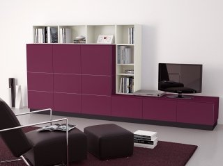 Tetrix 35 di Scavolini è formata da moduli rettangolari con ante rivestite da lastre di vetro temperato verniciato a freddo nella finitura opaca: permette di realizzare composizioni “su misura”. La struttura è realizzata con pannelli in materiale legnoso con le più basse emissioni di formaldeide. Misura L 270 x P 45 x H 130 cm. Prezzo 285,48 euro (il modulo da 45 cm). www.scavolini.it Tetrix 35 di Scavolini è formata da moduli rettangolari con ante rivestite da lastre di vetro temperato verniciato a freddo nella finitura opaca: permette di realizzare composizioni “su misura”. La struttura è realizzata con pannelli in materiale legnoso con le più basse emissioni di formaldeide. Misura L 270 x P 45 x H 130 cm. Prezzo 285,48 euro (il modulo da 45 cm). www.scavolini.it