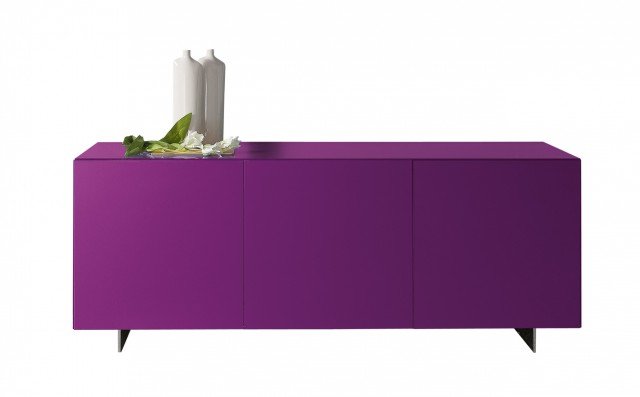 . Diventa la protagonista del living Essenzia di Riflessi, realizzata in Mdf colorato. Le superfici sia esterne sia interne sono personalizzabili scegliendo nell’ampia gamma di colori a disposizione. Misura L 198 x P 50 x H 66 cm. Prezzo 2.395 euro nella versione base. www.riflessisrl.it . Diventa la protagonista del living Essenzia di Riflessi, realizzata in Mdf colorato. Le superfici sia esterne sia interne sono personalizzabili scegliendo nell’ampia gamma di colori a disposizione. Misura L 198 x P 50 x H 66 cm. Prezzo 2.395 euro nella versione base. www.riflessisrl.it