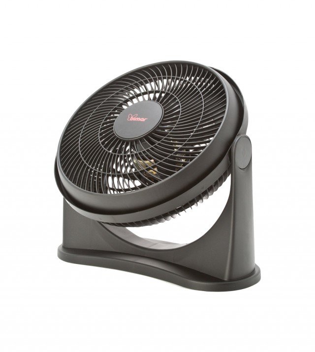 Il ventilatore da tavolo e parete VB30 di Bimar si può posizionare su un tavolo o pavimento o, se si preferisce, lo si può fissare alla parete. Regolabile su tre velocità, ha testa girevole a 180° per direzionare il getto d’aria preferita. Prezzo 42,50 euro. www.bimar-spa.it Il ventilatore da tavolo e parete VB30 di Bimar si può posizionare su un tavolo o pavimento o, se si preferisce, lo si può fissare alla parete. Regolabile su tre velocità, ha testa girevole a 180° per direzionare il getto d’aria preferita. Prezzo 42,50 euro. www.bimar-spa.it