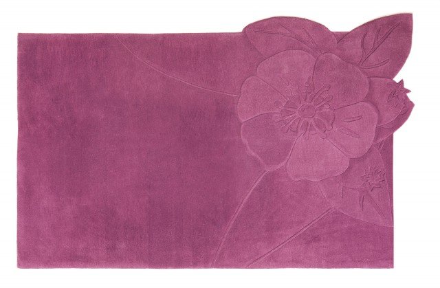 Chic di Sitap è realizzato in pura lana lavorata a mano; è molto decorativo grazie al grande fiore stilizzato su un lato. Misura L 254 x P 173 cm. Prezzo 785,68 euro. www.sitap.it Chic di Sitap è realizzato in pura lana lavorata a mano; è molto decorativo grazie al grande fiore stilizzato su un lato. Misura L 254 x P 173 cm. Prezzo 785,68 euro. www.sitap.it