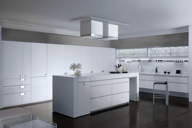cucina bianca con isola rivestita in corian Quadra di Toncelli cucina bianca con isola rivestita in corian Quadra di Toncelli