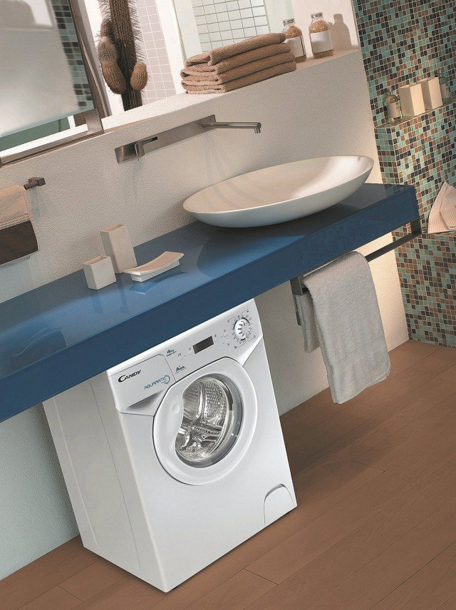 Lava fino a 4 kg di bucato la lavatrice compatta in classe A+ con centrifuga massima 1.000 giri. Dispone di programmi speciali giornalieri rapidi costa 499 euro Aquamatic di Candy, www.candy.it Lava fino a 4 kg di bucato la lavatrice compatta in classe A+ con centrifuga massima 1.000 giri. Dispone di programmi speciali giornalieri rapidi costa 499 euro Aquamatic di Candy, www.candy.it