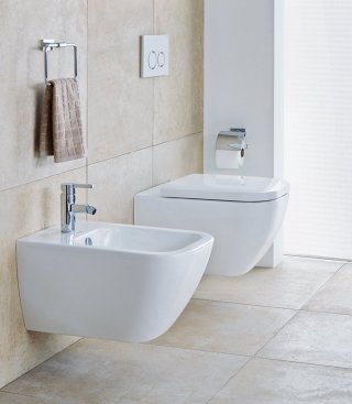 wc e bidet rettangolari sospesi Happy D.2 di Duravit in ceramica sanitaria bianca a filo muro wc e bidet rettangolari sospesi Happy D.2 di Duravit in ceramica sanitaria bianca a filo muro