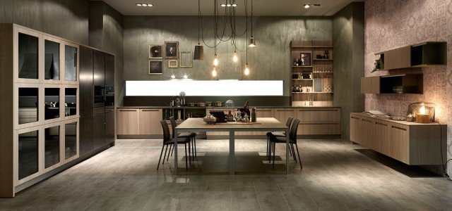 Mood di Stosa si presenta con una nuova finitura impiallacciata olmo in due varianti, naturale e cenere, e crea una piacevole continuità fra la cucina e il living anche grazie agli elementi a giorno Tetris con ante scorrevoli. Le ante di basi e pensili sono dotate di maniglia a incasso, mentre le colonne attrezzate hanno l’apertura a gola piatta con la maniglia in finitura peltro. Prezzo su richiesta. www.stosacucine.it Mood di Stosa si presenta con una nuova finitura impiallacciata olmo in due varianti, naturale e cenere, e crea una piacevole continuità fra la cucina e il living anche grazie agli elementi a giorno Tetris con ante scorrevoli. Le ante di basi e pensili sono dotate di maniglia a incasso, mentre le colonne attrezzate hanno l’apertura a gola piatta con la maniglia in finitura peltro. Prezzo su richiesta. www.stosacucine.it