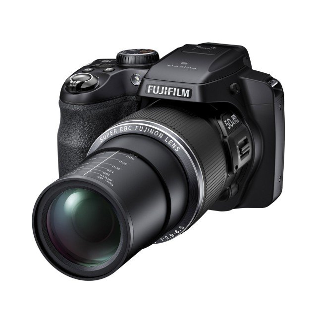 La bridge FinePix S9200 Fujifilm è dotata di uno zoom ottico 50x per la massima versatilità fotografica e include un sistema di stabilizzazione dell’immagine nella registrazione video, riprese Full HD e una selezione di filtri per effetti creativi. Inoltre, grazie alla modalità Super Macro fa ottimi primi piani, con la possibilità di avvicinarsi al soggetto fino alla distanza minima di messa a fuoco di solo 1cm. Prezzo 279 euro. www.fujifilm.eu/it/ La bridge FinePix S9200 Fujifilm è dotata di uno zoom ottico 50x per la massima versatilità fotografica e include un sistema di stabilizzazione dell’immagine nella registrazione video, riprese Full HD e una selezione di filtri per effetti creativi. Inoltre, grazie alla modalità Super Macro fa ottimi primi piani, con la possibilità di avvicinarsi al soggetto fino alla distanza minima di messa a fuoco di solo 1cm. Prezzo 279 euro. www.fujifilm.eu/it/