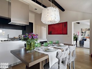 casa-pegazzano-pecchio-tavolo-cucina