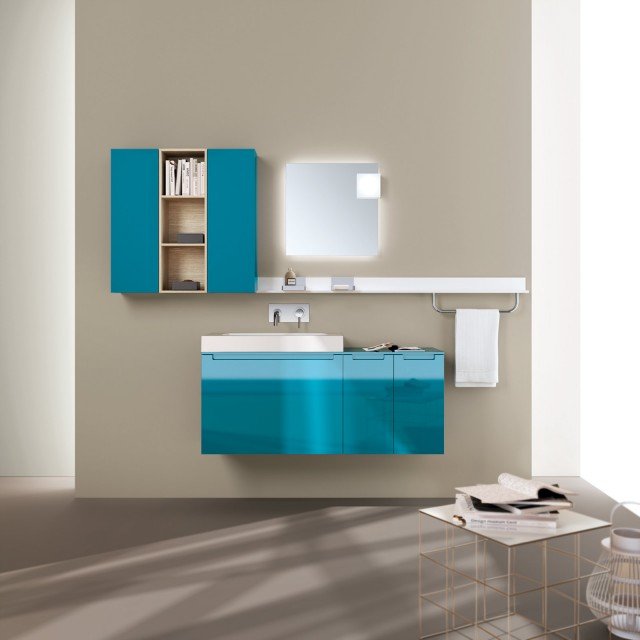 basi e pensili collezione Idro di Scavolini Bathrooms sono laccato lucido color turchese basi e pensili collezione Idro di Scavolini Bathrooms sono laccato lucido color turchese