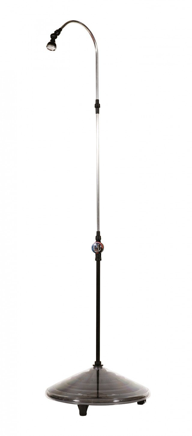 Doccia solare da esterno Produce l’energia dei raggi solari per la produzione dell’acqua calda. Prezzo 79,90 euro. www.leroymerlin.it/ Doccia solare da esterno Produce l’energia dei raggi solari per la produzione dell’acqua calda. Prezzo 79,90 euro. www.leroymerlin.it/