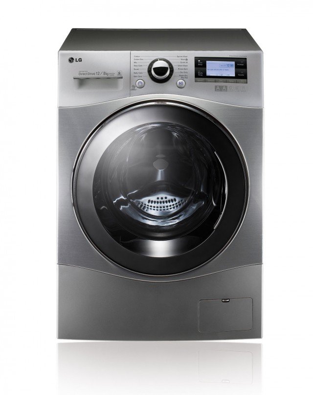 La lavasciuga LG F1695RDH7 di Lg lava a vapore fino a 12 kg di biancheria, igienizzandola già a 30°. In classe A, è in grado di simulare il lavaggio a mano per trattare anche il capo più delicato. La tecnologia Eco Hybrid, inoltre, permette di scegliere tra l’ asciugatura a condensazione ad acqua, per risparmiare tempo, o ad aria, per un risparmio idrico pari a circa il 50%, rispetto ai modelli tradizionali. Prezzo: 1.299 euro. www.lge.it La lavasciuga LG F1695RDH7 di Lg lava a vapore fino a 12 kg di biancheria, igienizzandola già a 30°. In classe A, è in grado di simulare il lavaggio a mano per trattare anche il capo più delicato. La tecnologia Eco Hybrid, inoltre, permette di scegliere tra l’ asciugatura a condensazione ad acqua, per risparmiare tempo, o ad aria, per un risparmio idrico pari a circa il 50%, rispetto ai modelli tradizionali. Prezzo: 1.299 euro. www.lge.it