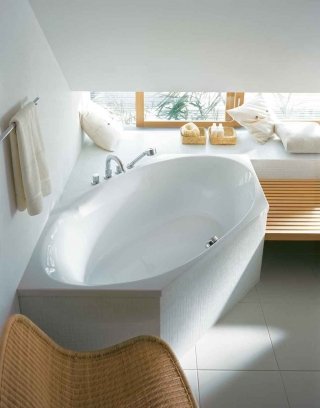 vasca esagonale da incasso serie 2x3 di Duravit con 2 schienali inclinati realizzata in acrilico sanitario. Dimensioni L 190 x P 90 cm vasca esagonale da incasso serie 2x3 di Duravit con 2 schienali inclinati realizzata in acrilico sanitario. Dimensioni L 190 x P 90 cm