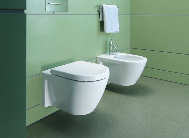 wc e bidet sospesi Starck 2 di Duravit in ceramica sanitaria bianca con fissaggi nascosti wc e bidet sospesi Starck 2 di Duravit in ceramica sanitaria bianca con fissaggi nascosti