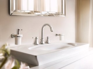 batteria a tre fori per lavabo a bocca alta dalle linee classiche collezione Grandera di Grohe batteria a tre fori per lavabo a bocca alta dalle linee classiche collezione Grandera di Grohe