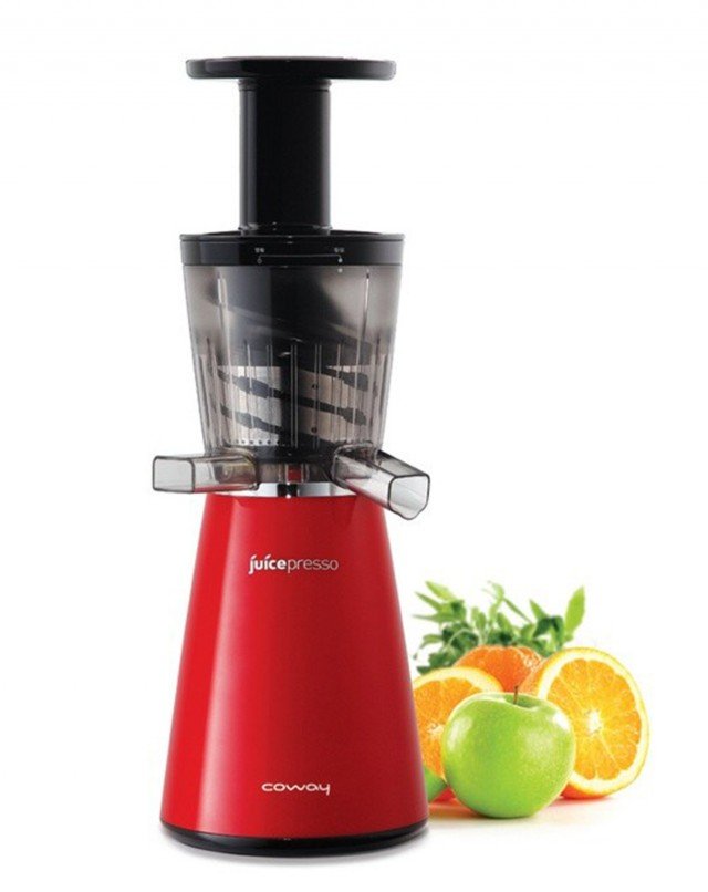 L'estrattore di succo CJP-03 di Juicepresso permette una grande facilità di utilizzo perché adotta una nuova tecnologia di spremitura unificando le parti rotanti e rendendo estremamente semplice la pulizia. Ha rotazione del cestello inferiore ai 40 giri che permette la preparazione di un succo con una resa superiore del 50% di succo. E’ fornito con spazzola per pulire, due caraffe e pestello. Prezzo 280 euro. www.juicepressoitalia.it L'estrattore di succo CJP-03 di Juicepresso permette una grande facilità di utilizzo perché adotta una nuova tecnologia di spremitura unificando le parti rotanti e rendendo estremamente semplice la pulizia. Ha rotazione del cestello inferiore ai 40 giri che permette la preparazione di un succo con una resa superiore del 50% di succo. E’ fornito con spazzola per pulire, due caraffe e pestello. Prezzo 280 euro. www.juicepressoitalia.it