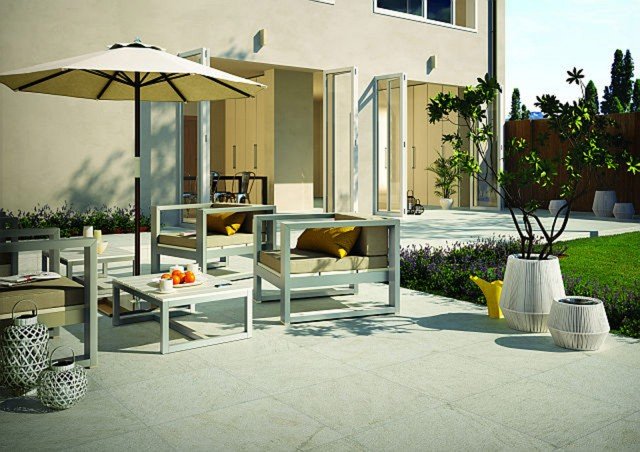 pavimento per esterni Multiquartz20 di Marazzi in gres porcellanato smaltato pavimento per esterni Multiquartz20 di Marazzi in gres porcellanato smaltato