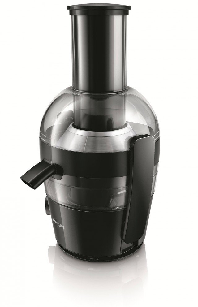 Con la centrifuga Viva Collection di Philips è possibile estrarre fino a 2 litri di succo in una sola volta senza bisogno di svuotare il contenitore per la polpa. Ha un’apertura extra large da 75 mm per inserire anche frutta e verdura di grosse dimensioni come mele, carote e barbabietole senza pretagliare e beccuccio per convogliare il succo direttamente nel bicchiere. Prezzo 109,90 euro. www.philips.it Con la centrifuga Viva Collection di Philips è possibile estrarre fino a 2 litri di succo in una sola volta senza bisogno di svuotare il contenitore per la polpa. Ha un’apertura extra large da 75 mm per inserire anche frutta e verdura di grosse dimensioni come mele, carote e barbabietole senza pretagliare e beccuccio per convogliare il succo direttamente nel bicchiere. Prezzo 109,90 euro. www.philips.it