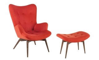 Ispirazione Anni Cinquanta per la poltrona di Coincasa caratterizzata da alte gambe coniche in legno scuro e rivestita in morbido tessuto rosso. Misura L 80 x P 72 x H 94 cm. Prezzo 539 euro. Il pouff coordinato misura L 65 x P 43 x H 47 cm e costa 149 euro. www.coin.it Ispirazione Anni Cinquanta per la poltrona di Coincasa caratterizzata da alte gambe coniche in legno scuro e rivestita in morbido tessuto rosso. Misura L 80 x P 72 x H 94 cm. Prezzo 539 euro. Il pouff coordinato misura L 65 x P 43 x H 47 cm e costa 149 euro. www.coin.it