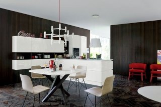 cucina aperta su soggiorno con penisola Oyster di Veneta Cucine cucina aperta su soggiorno con penisola Oyster di Veneta Cucine